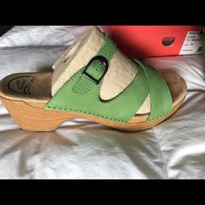 Dansko Sela Nubuck Lime sandals size 39